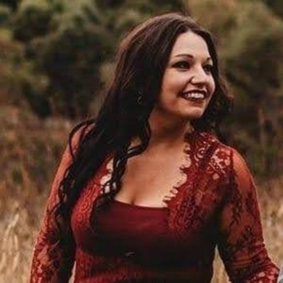 Meet your Posher, Renee - Picture 2 of 2